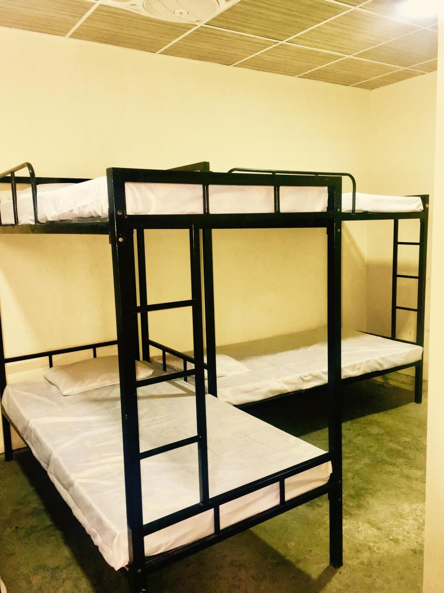 J Hostel Kandy Esterno foto