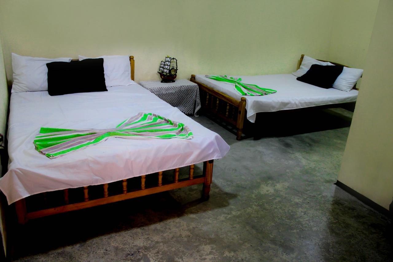J Hostel Kandy Esterno foto