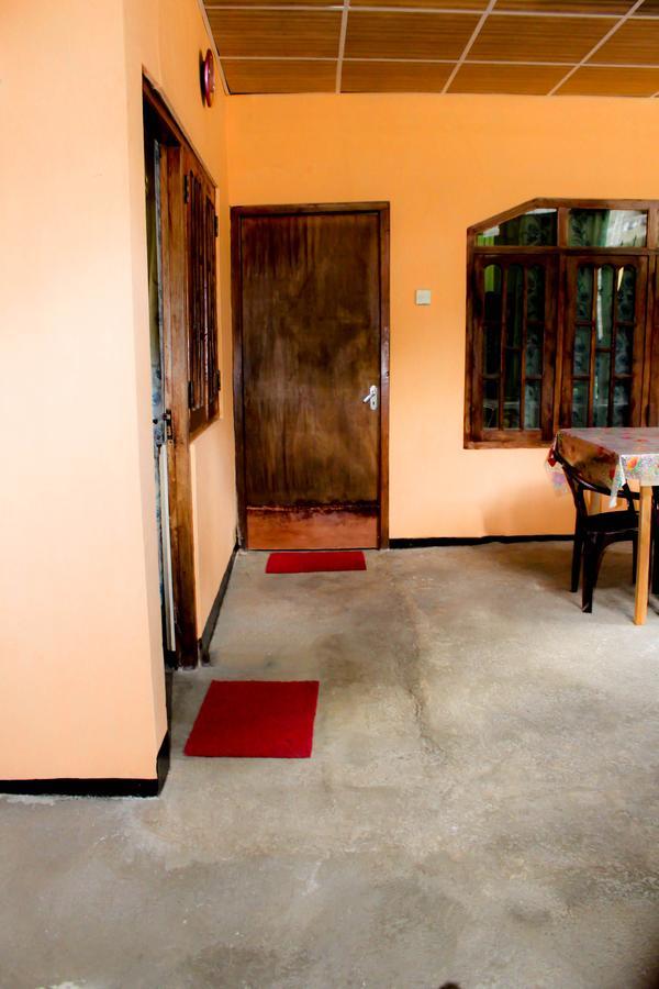 J Hostel Kandy Esterno foto