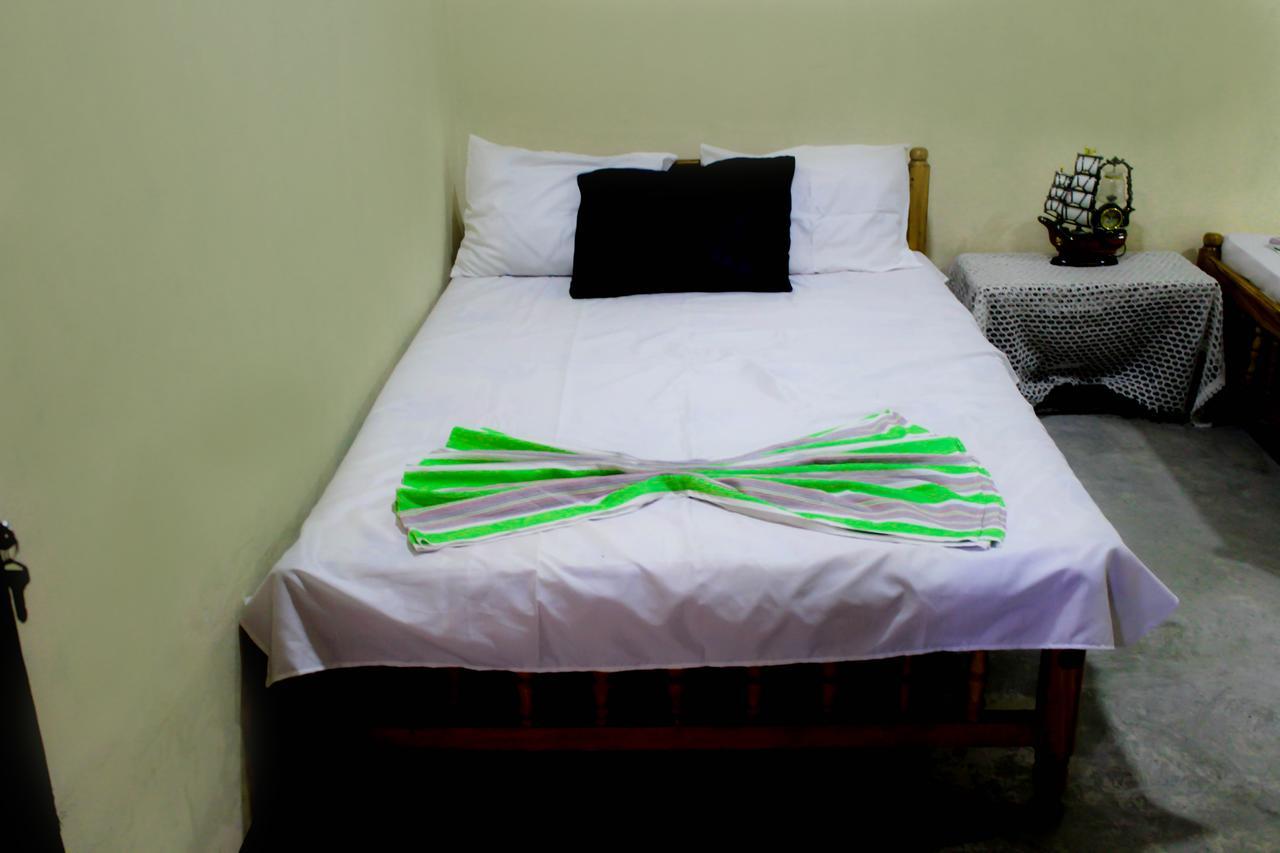 J Hostel Kandy Esterno foto