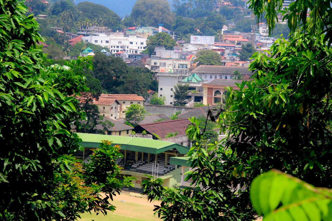 J Hostel Kandy Esterno foto