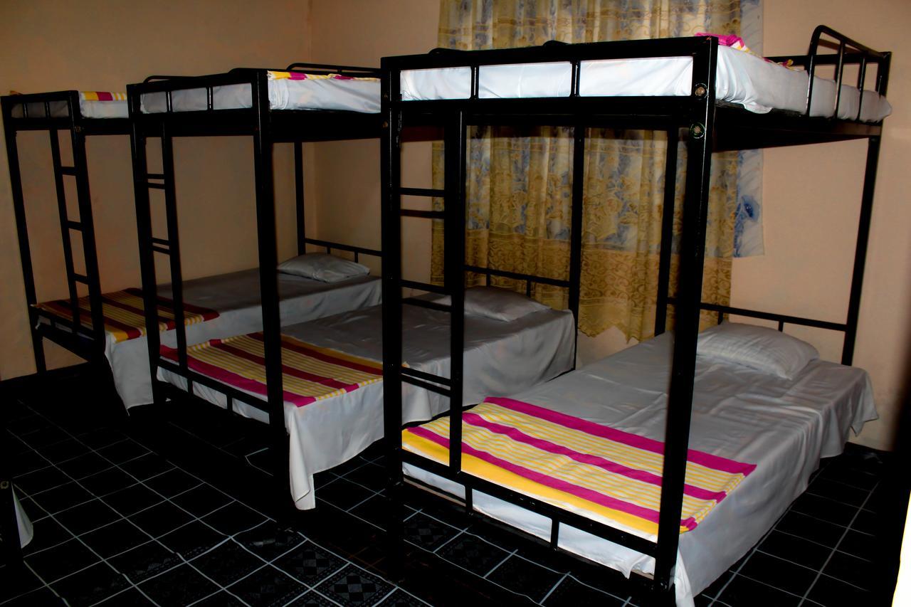 J Hostel Kandy Esterno foto