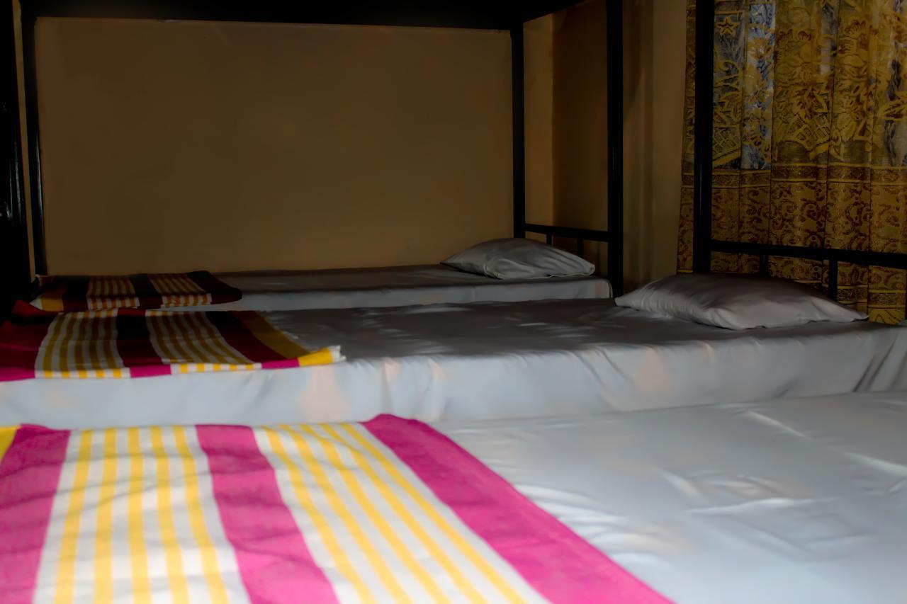 J Hostel Kandy Esterno foto